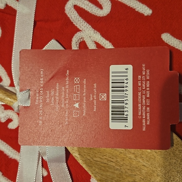 Kitchen Towels & Spoon Set - Picture 4 of 4